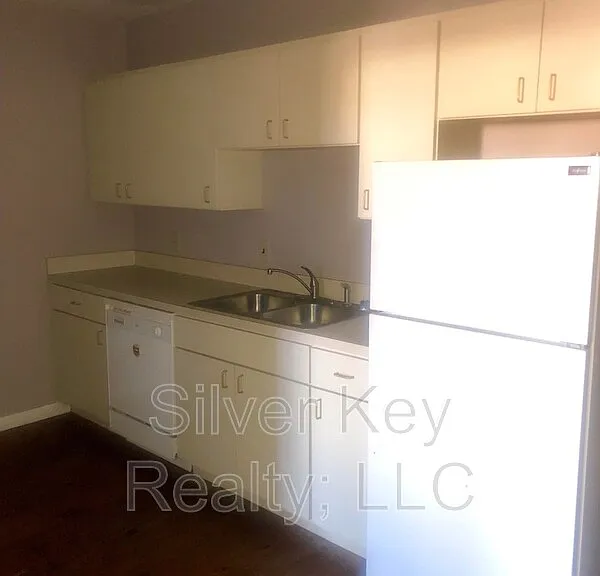 217 E Washington Ave #F — Photo 8