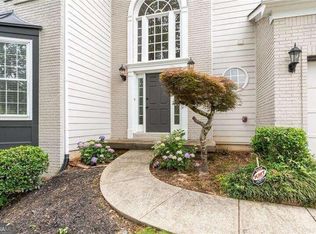 24 Parkside Cir, Marietta, GA 30068