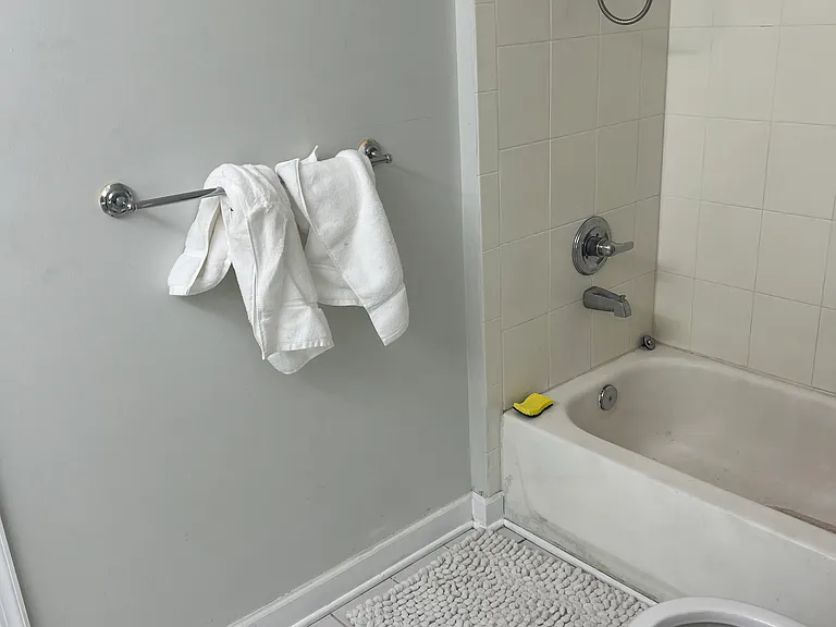 Piedmont Hollow Dr — Photo 3