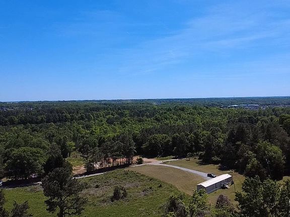 5th image of 215 Leonard Rd