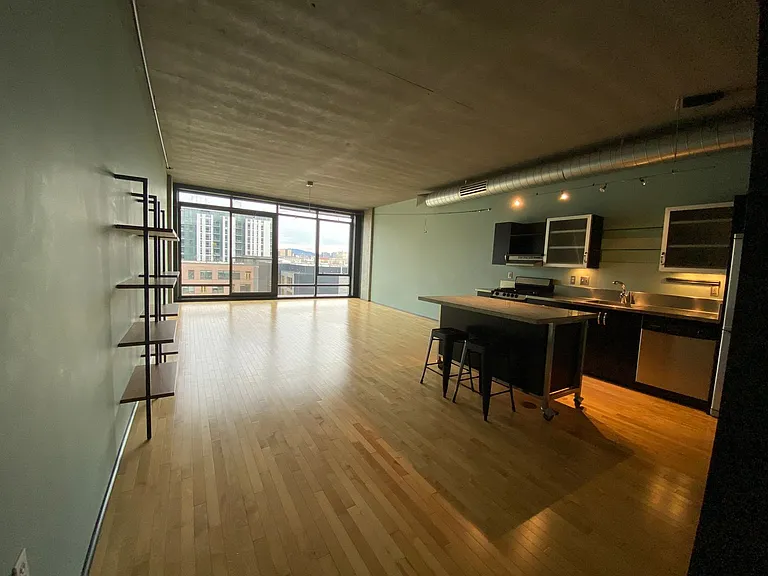 1410 NW Kearney St #819 — Photo 4