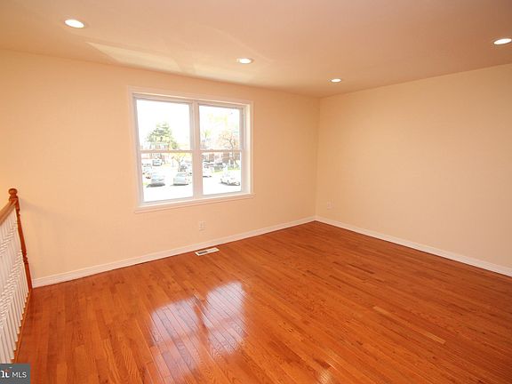 3rd image of 11104 Dora Dr