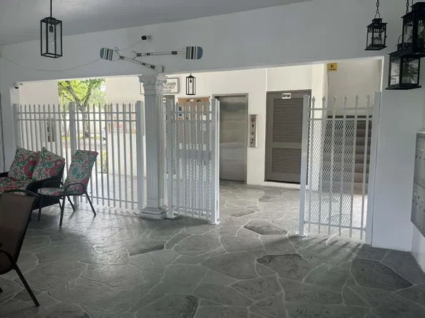 3430 NW 52ND Avenue #204, Lauderdale Lakes, FL 33319