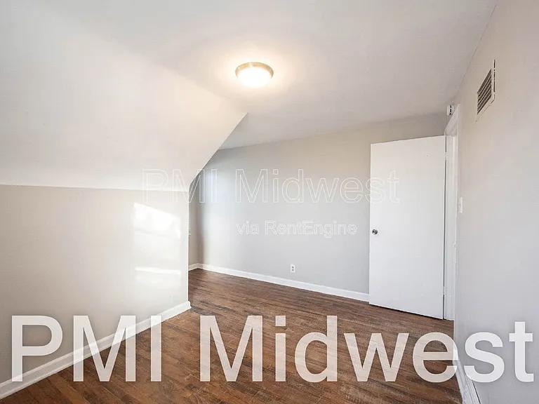 1319 N Alton Ave — Photo 9