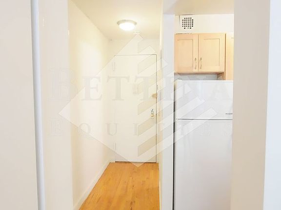 4th image of 157 E 85th St APT 3A