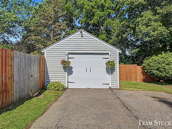 5th image of 1125 Kusterer Dr NW