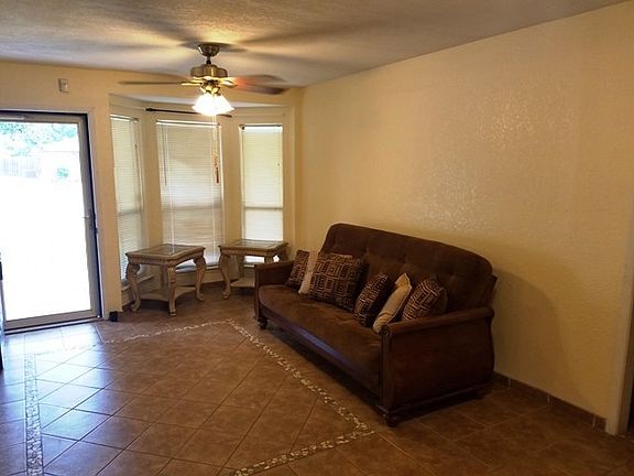 3rd image of 3845 Driftwood Dr