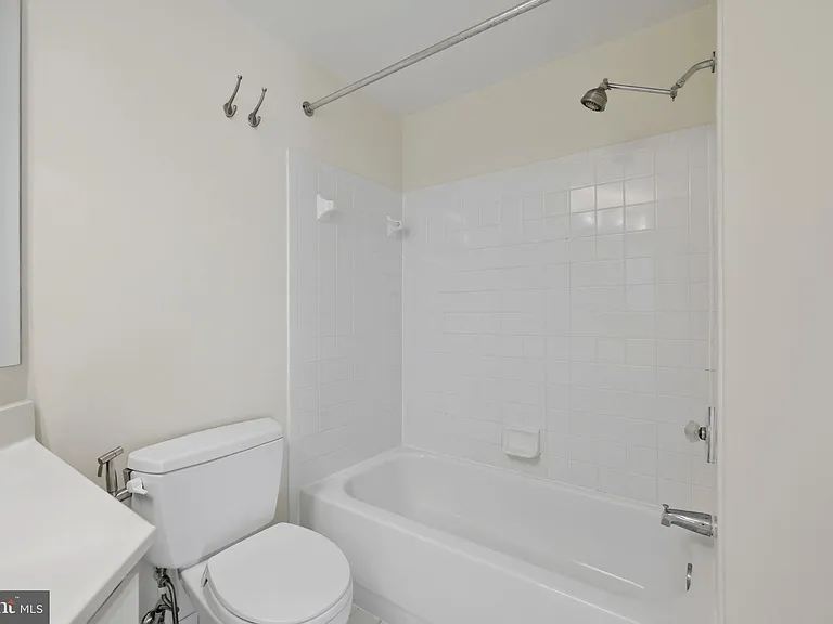 1625 International Dr #316 — Photo 30
