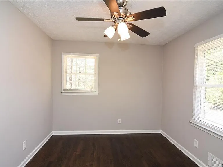 86 Regency Way SE — Photo 42