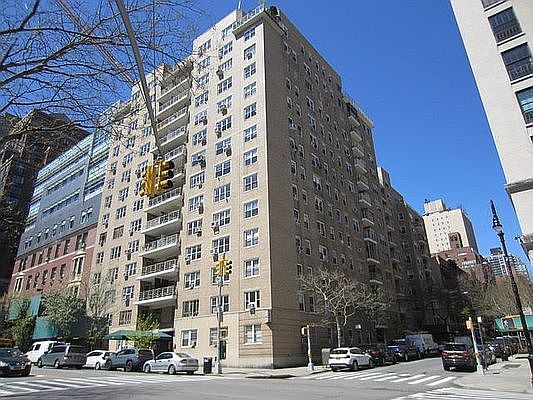 4th image of 110 E End Ave APT 1L