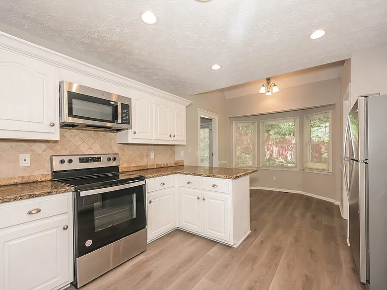 710 Maggie Mae Ln — Photo 9