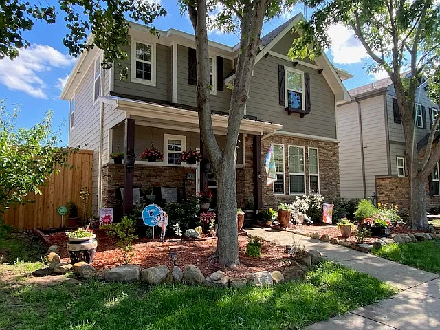 3 bed, 2.5 bath, 2249 sqft, $2,850 — Photo 3