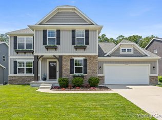 495 Highlander Dr NE, Rockford, MI 49341
