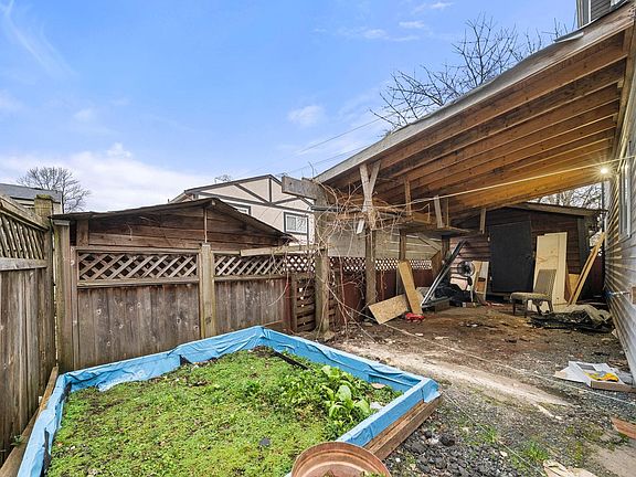 4th image of 12541 77a Ave