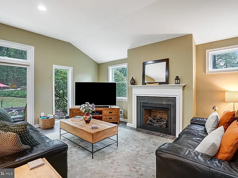 5223 Yorktown Blvd — Photo 7