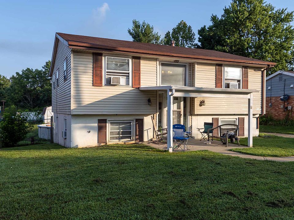 1st image of 8 Miriam Dr