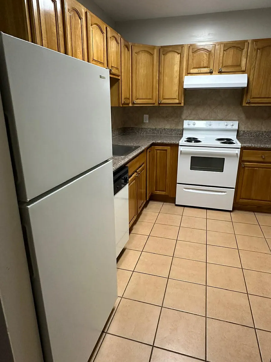 Building Photo - 4607 W Fig St #108