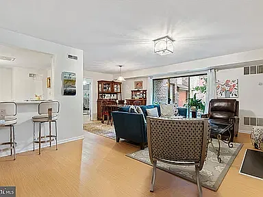 2 bed, 1646 sqft, $2,475 — Photo 3