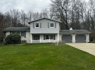 7342 Northview Dr, Brookfield, OH 44403