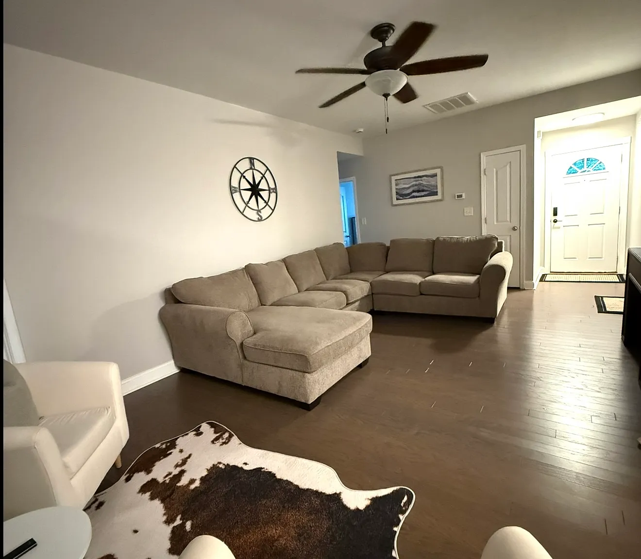 3 bed, 1133 sqft, $2,100 — Photo 1