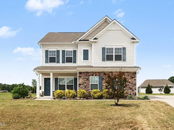 228 Monroe Fields Dr, Benson, NC 27504