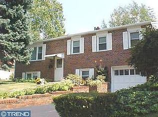 418 Camelot Dr, Brookhaven, PA 19015