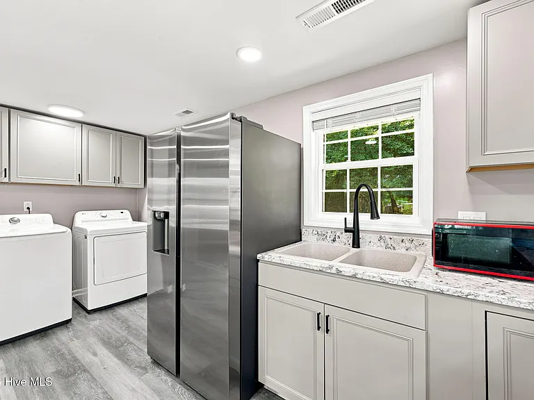 3065 State Highway 55 W — Photo 13
