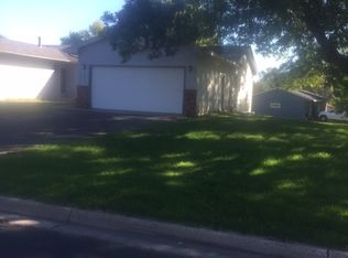 843 Prairie St S, Shakopee, MN 55379