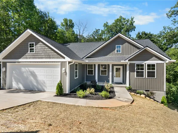 1242 Green Fern Dr, Greenville, SC 29611