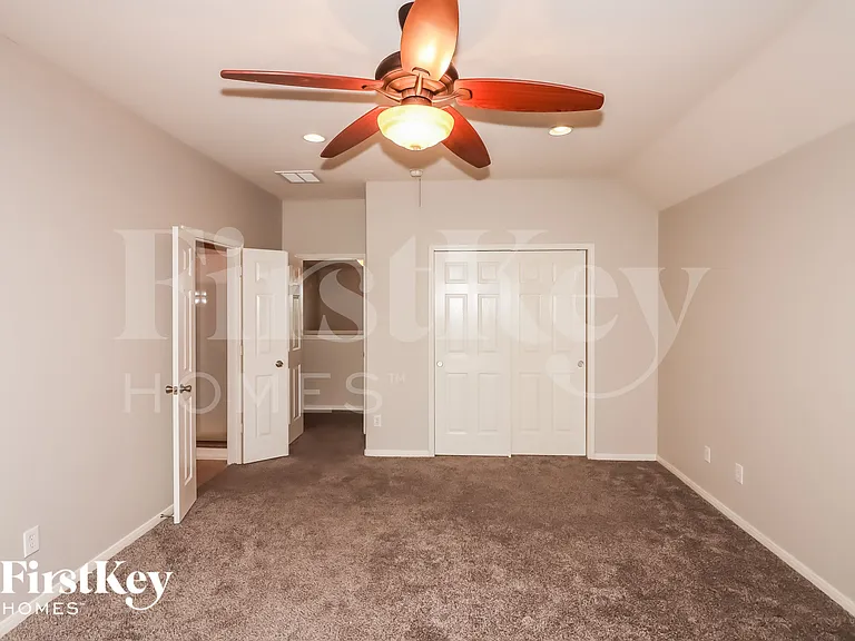 5631 Cinnamon Lake Dr — Photo 9