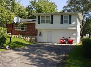 2828 19th St, Rockford, IL 61109