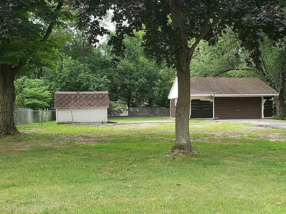 1st image of 30372 N Meadowbrook Ln