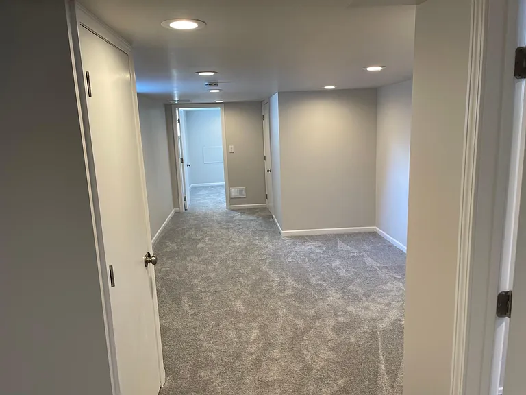 313 N Wolf Rd — Photo 29