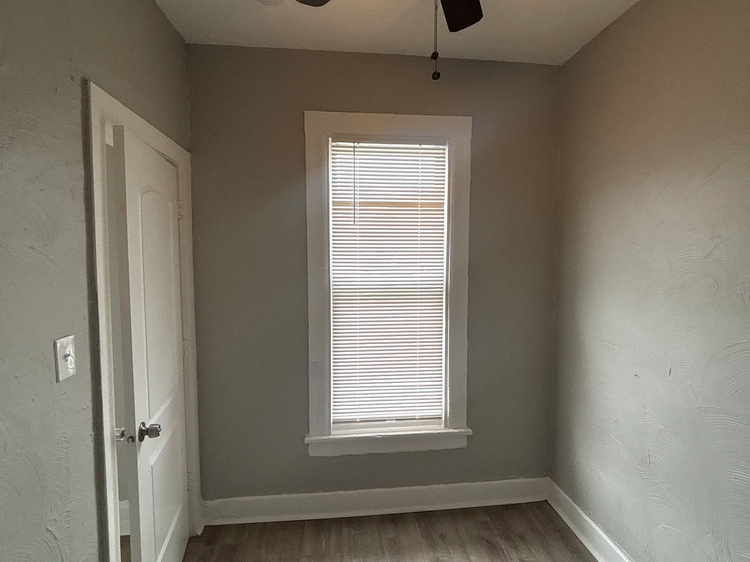 2 bed, 1.0 bath, $1,400 — Photo 1