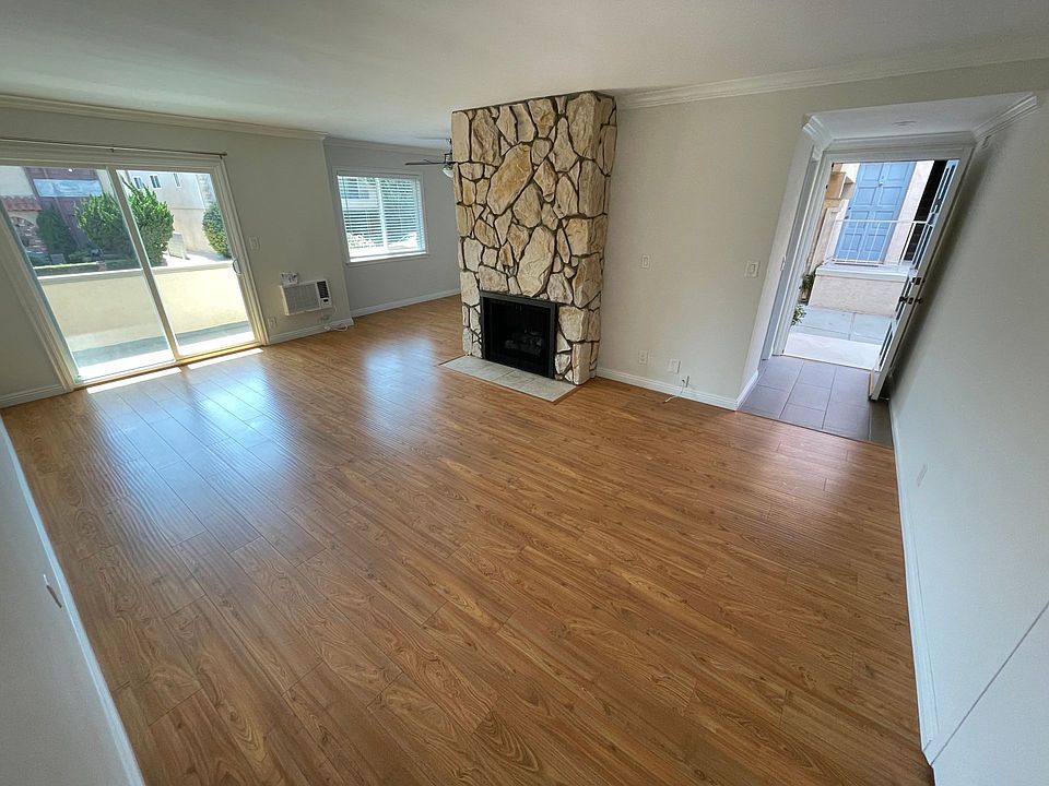 1st image of 1530 S Saltair Ave #10
