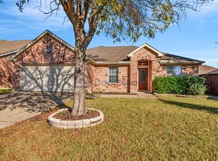 807 Bowie Dr, Lavon, TX 75166