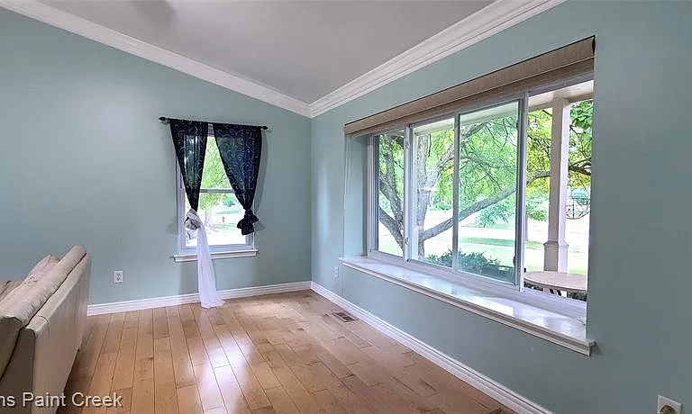 44820 Yorkshire Dr — Photo 2