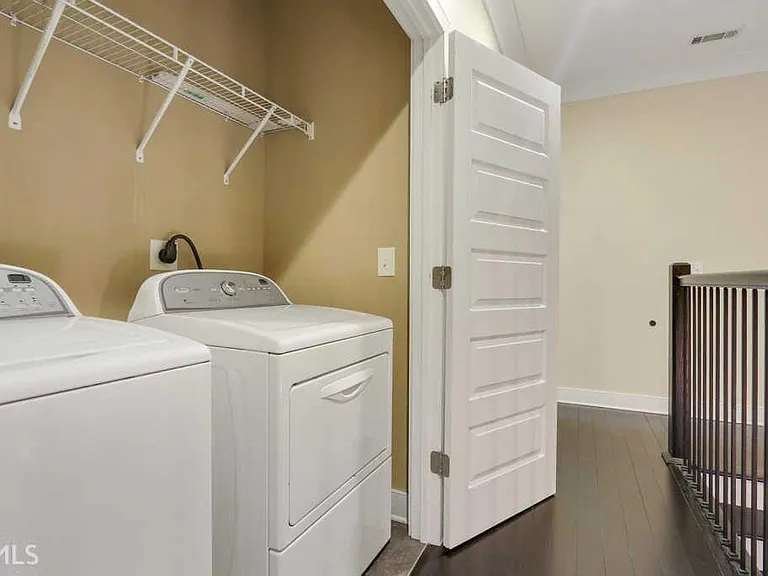 255 Southerland Ter NE #104 — Photo 28