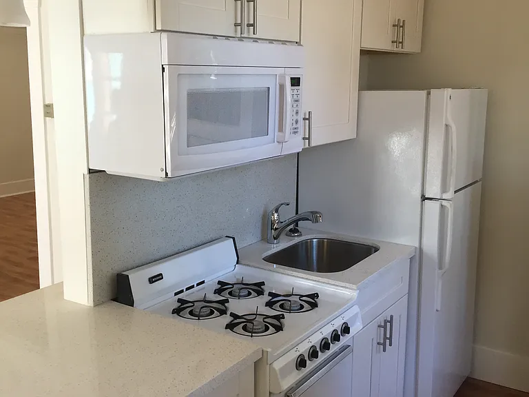 916 Chestnut St #C — Photo 5