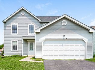 338 Oak Village Dr, Columbus, OH 43207