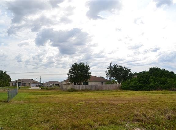 3rd image of 463 NE 1st Pl