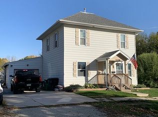 221 S 5th St, Winterset, IA 50273