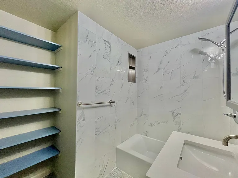 2020 SE 154th Ave — Photo 15