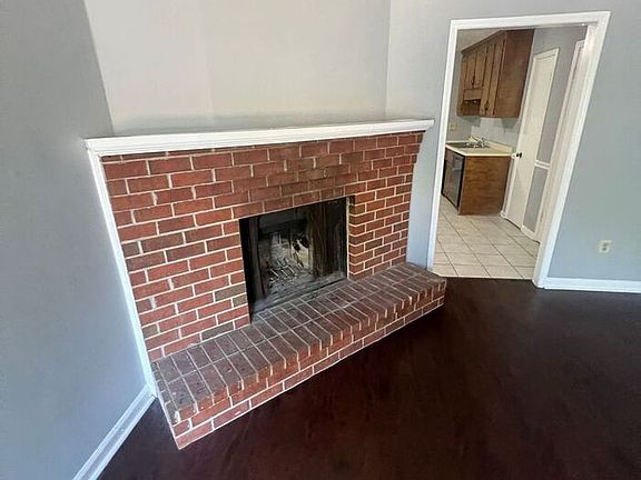 3rd image of 526 Haygood Ct