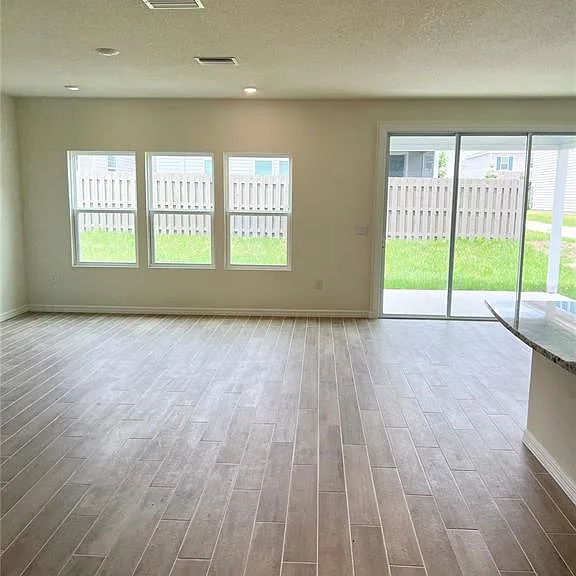 1336 NW 132nd Cir — Photo 3