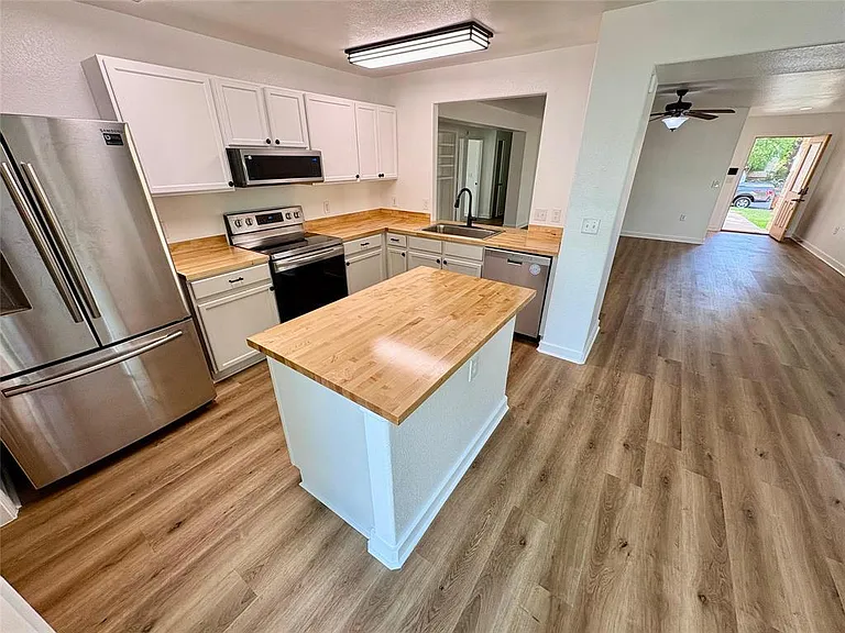 8003 Bannock Ln — Photo 13