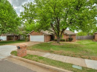1019 Pruett Dr, Edmond, OK 73003