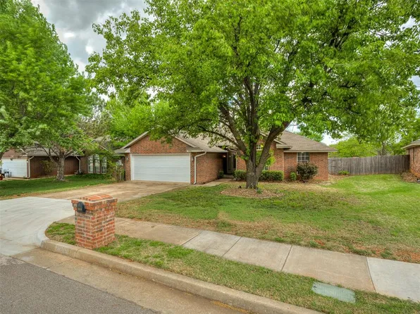 1019 Pruett Dr, Edmond, OK 73003