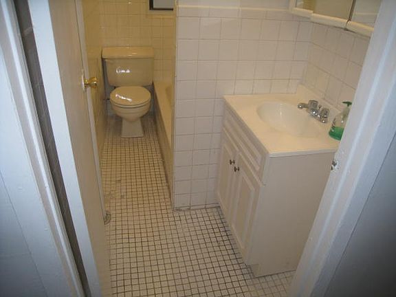 3rd image of 4014 Astoria Blvd APT B2
