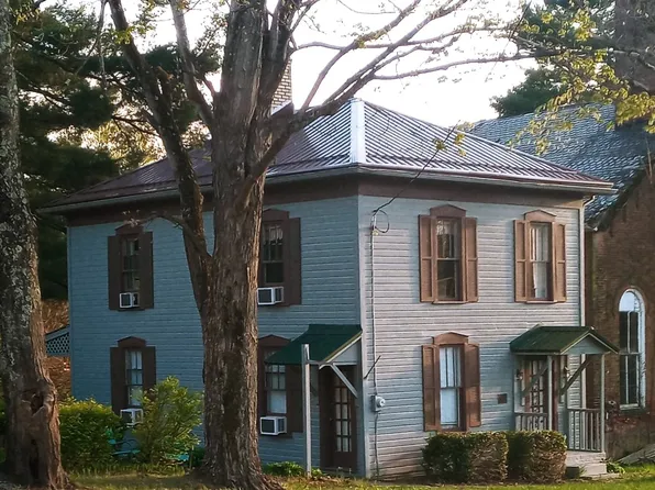 108 E Main St #1, Deersville, OH 44693